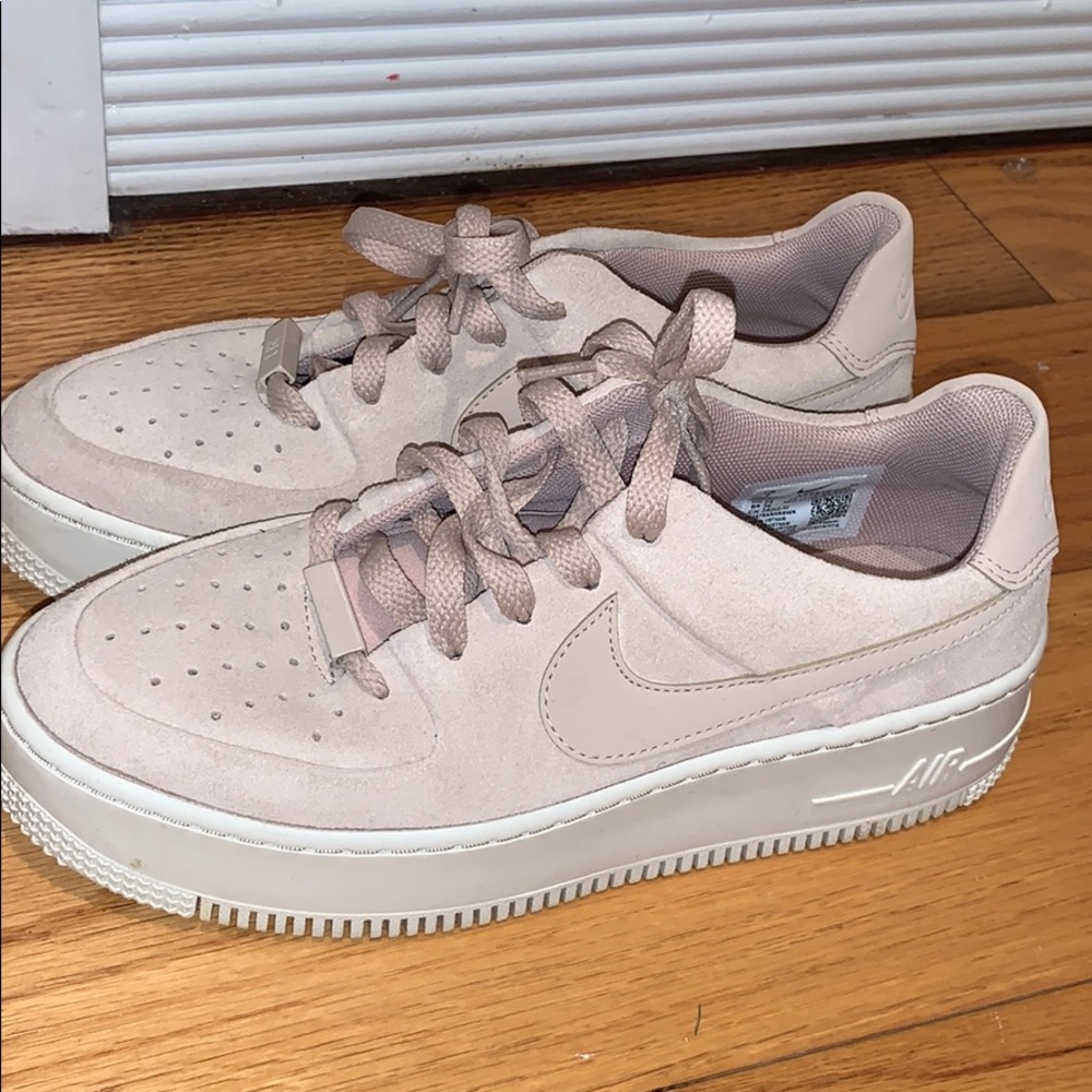 Nike Air Force 1 Sage Low